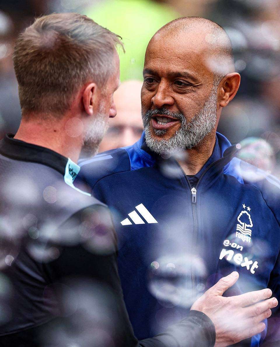 华体会亚洲官网-包含西汉姆联客场失分，球队前景堪忧，主帅携手面临挑战的词条